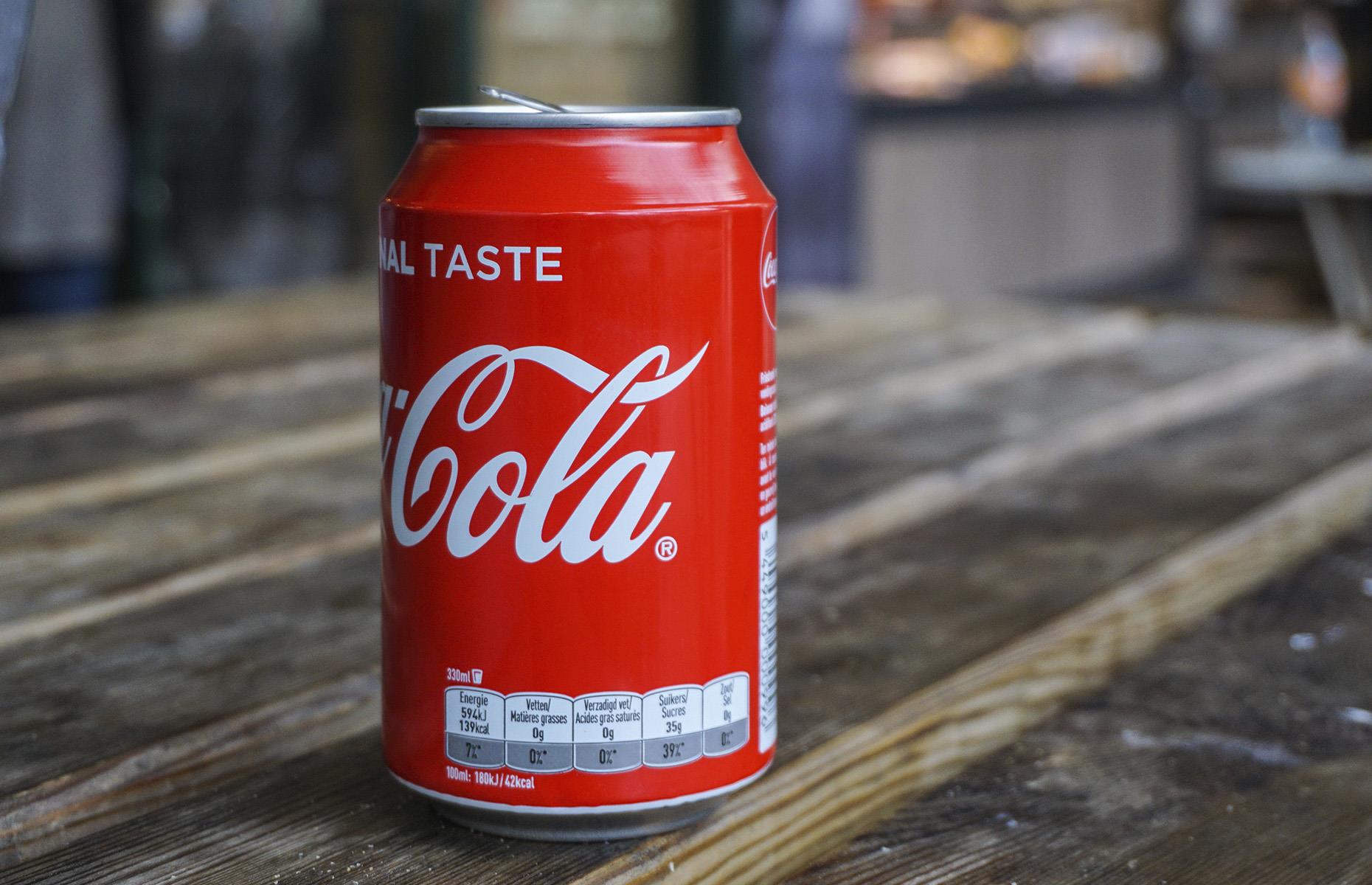 Glazes: soda-based